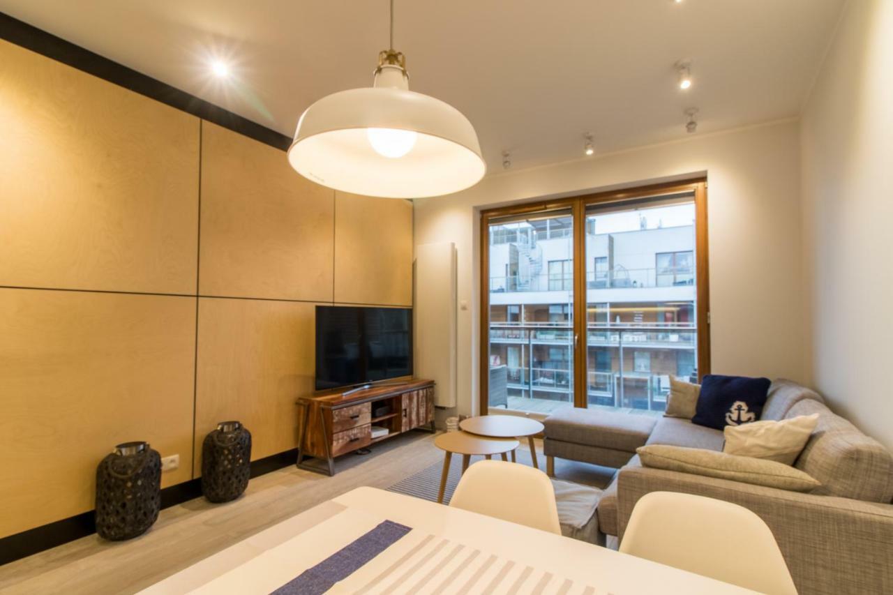 Nadmorski Dwor Wood Apartment Danzica Esterno foto