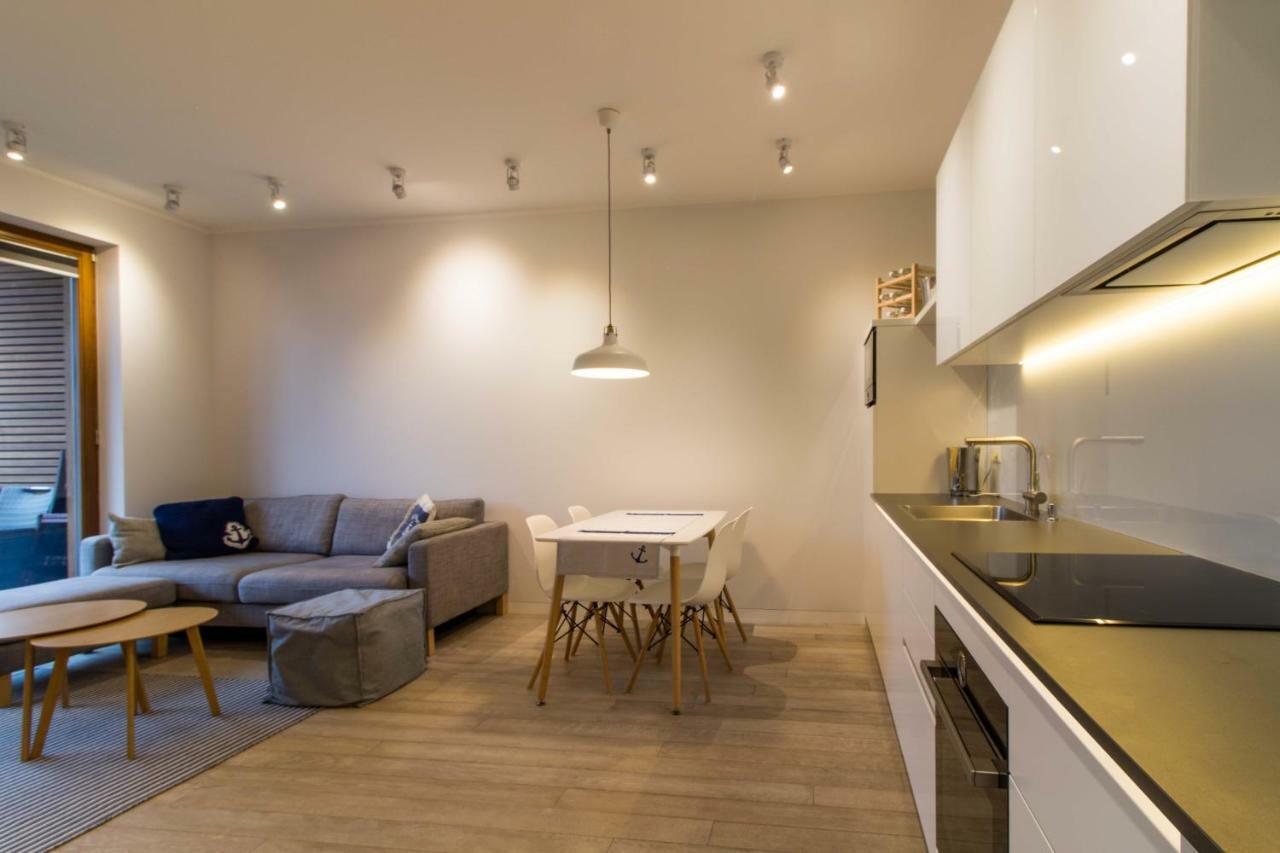 Nadmorski Dwor Wood Apartment Danzica Esterno foto