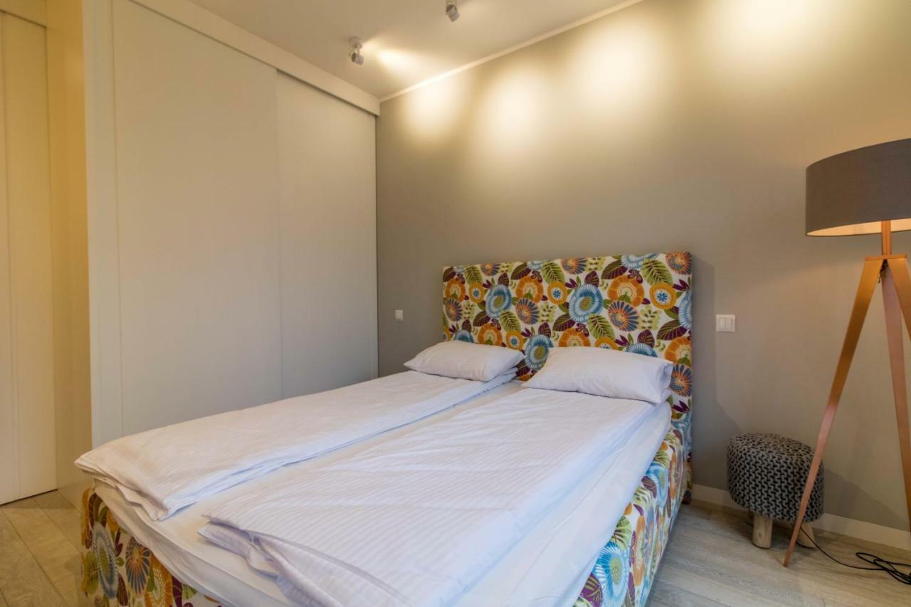 Nadmorski Dwor Wood Apartment Danzica Esterno foto