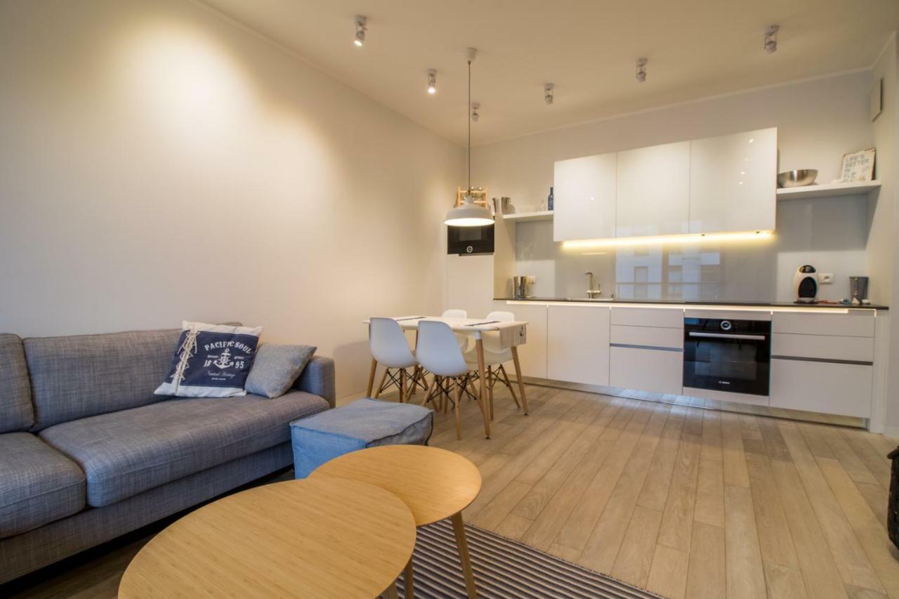 Nadmorski Dwor Wood Apartment Danzica Esterno foto